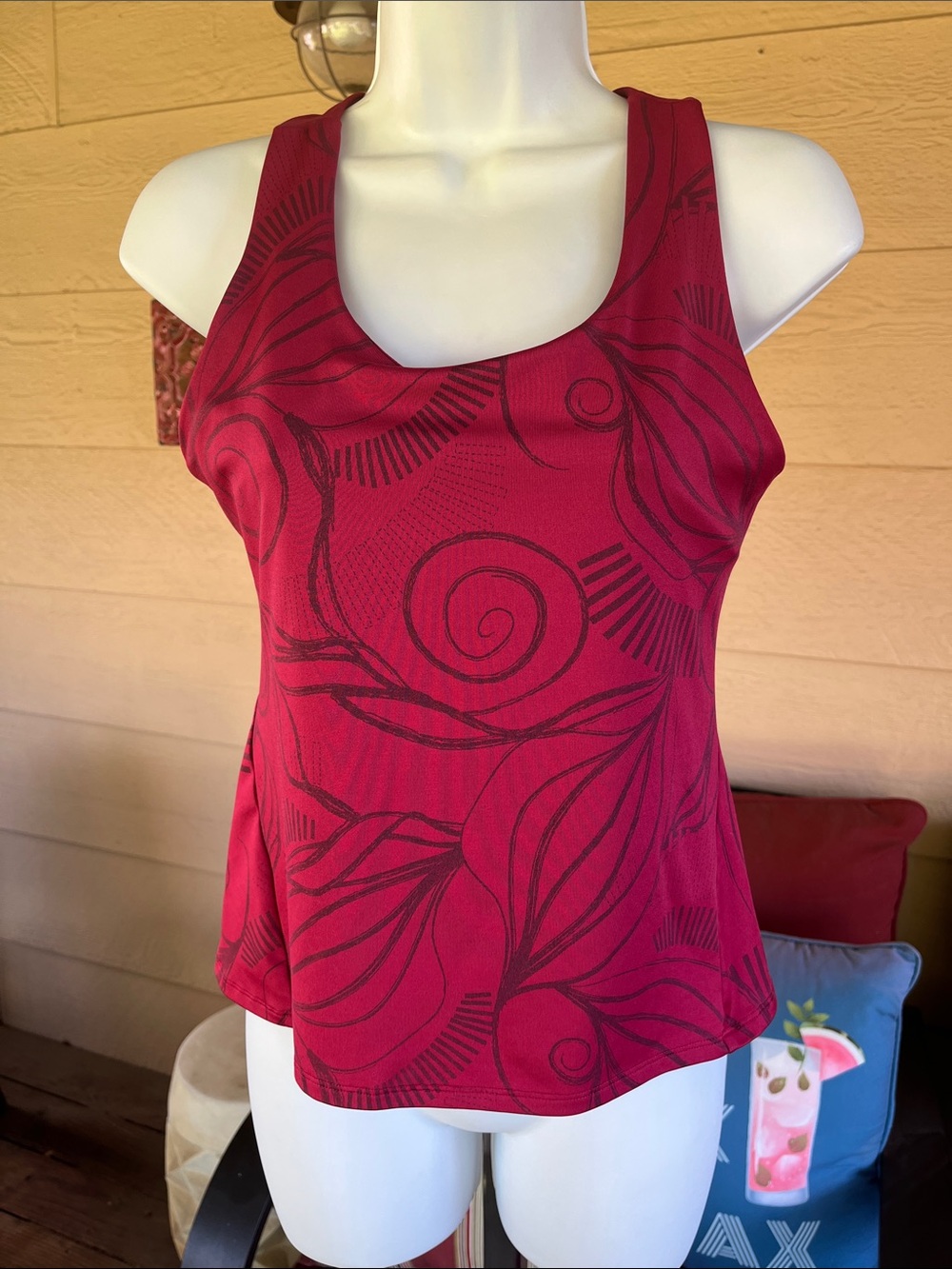 Women's Berry-Red Printed Scoop Neck Activewear Tank Top Sz M